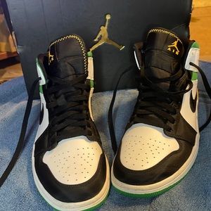 Air Jordan 1 Mid 852542-101 White Laser Orange